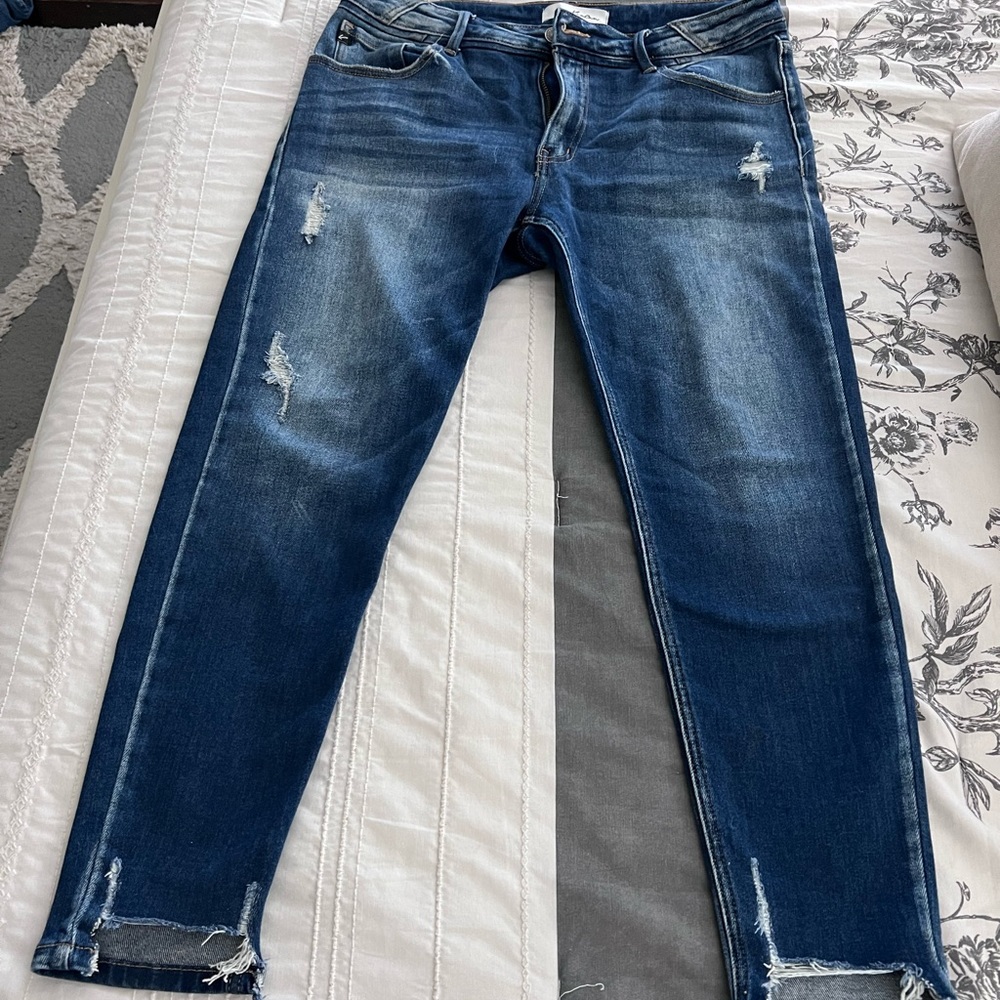 KanCan high rise distressed denim. Size 13/30